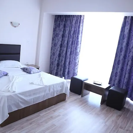 Santorini De Inchiriat Mamaia Nord Guest house 3*