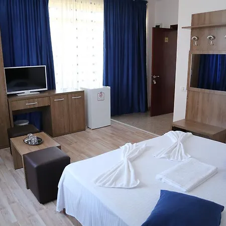 Penzion Santorini De Inchiriat Mamaia Nord 3*
