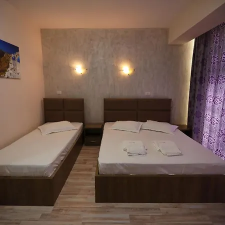Santorini De Inchiriat Mamaia Nord Penzion 3*