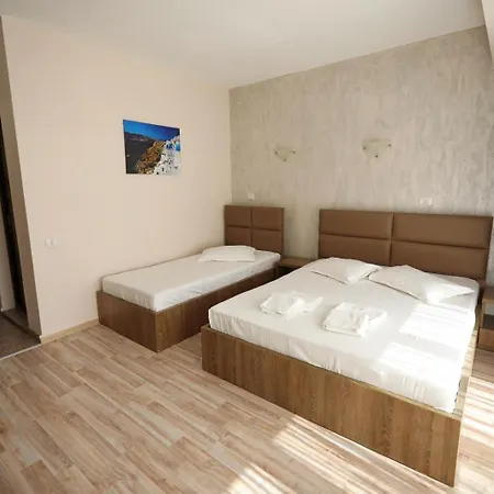 Santorini De Inchiriat Mamaia Nord 3*
